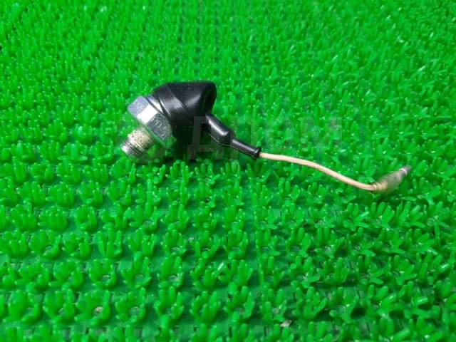 Yamaha 64J825040000 Oil pressure switch assy